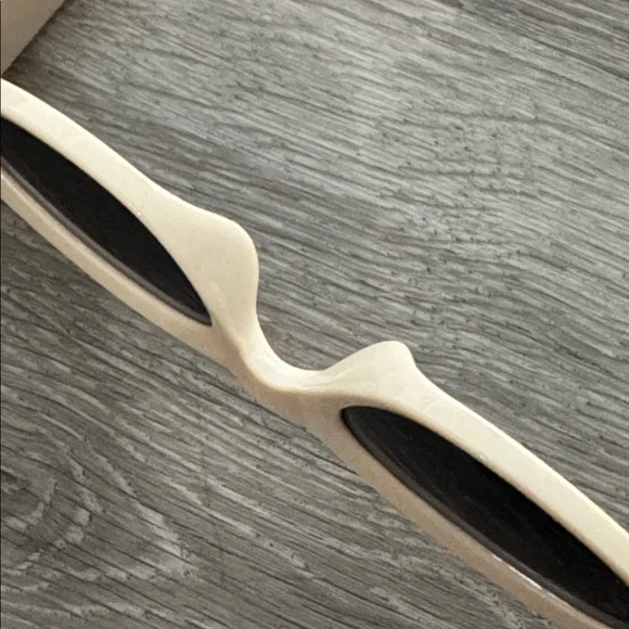 Nordstrom Slim Oval with Square Off Side Sunglasses in Cream Women’s Cat Eye - Picture 11 of 12